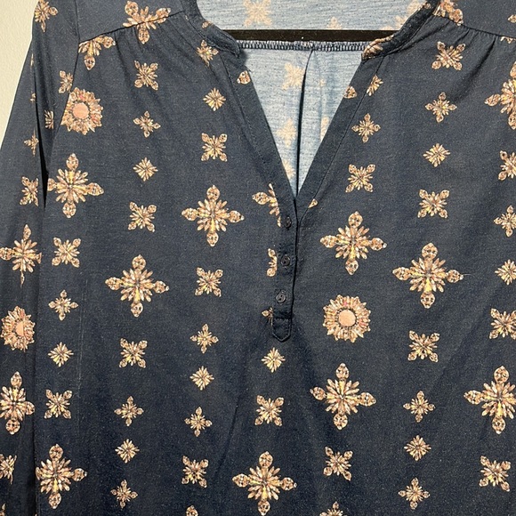 • H&M Navy Popover Top 3/4 Sleeves - Picture 3 of 16